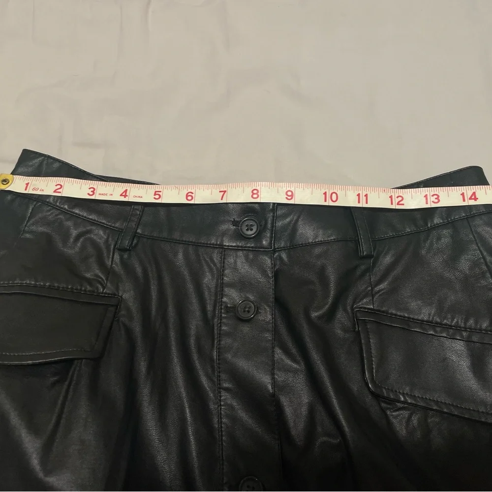NWT Banana Republic Vegan Leather Midi Skirt with Buttons Black Size 6 - Picture 6 of 8